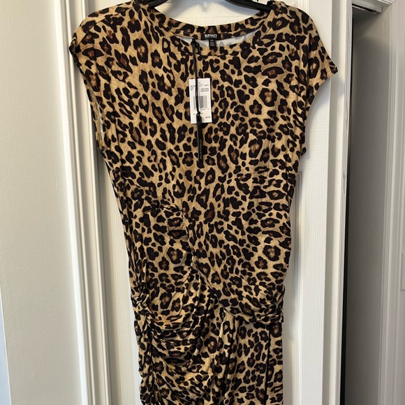 Leopard print long length bodycon dress with gatheringat waist. - Picture 3 of 3
